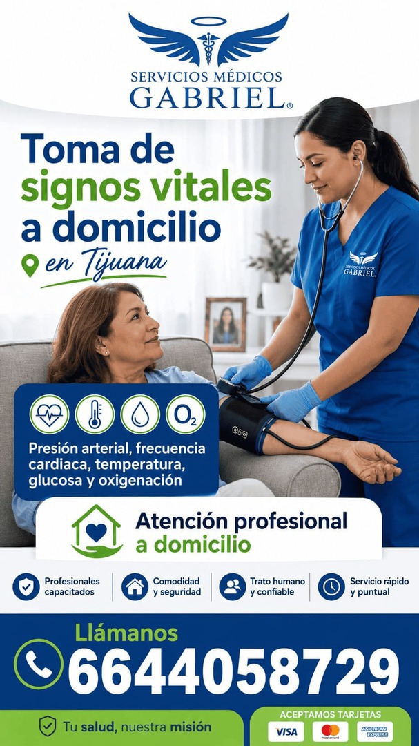 Enfermera realizando toma de signos vitales a domicilio en Tijuana