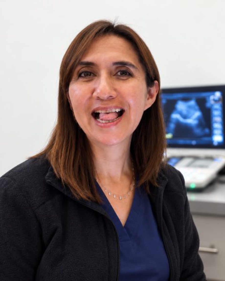 Retrato de la Dra. S. Yesenia Contreras Osorio, médico de ultrasonido, cédula profesional 6065336.