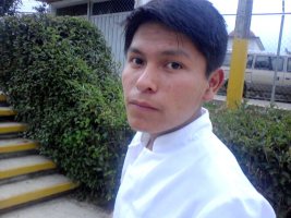 Cristian Adrián Cruz Vázquez con uniforme de enfermería, cofundador de Servicios Médicos Gabriel